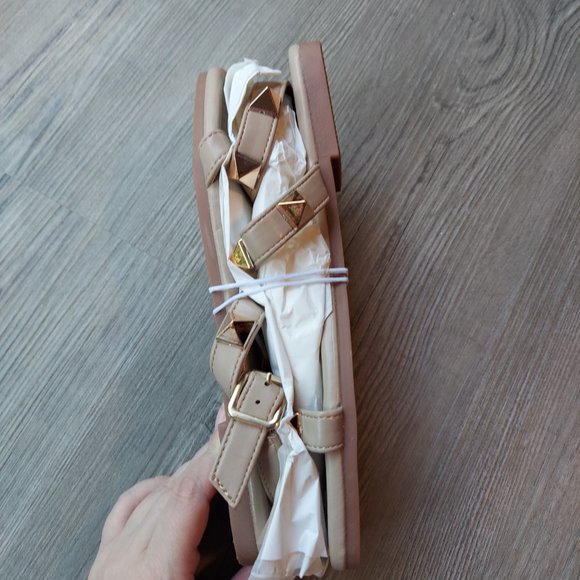 Putu Size 8.5 Studded Tan Khaki Sandals - Picture 3 of 5